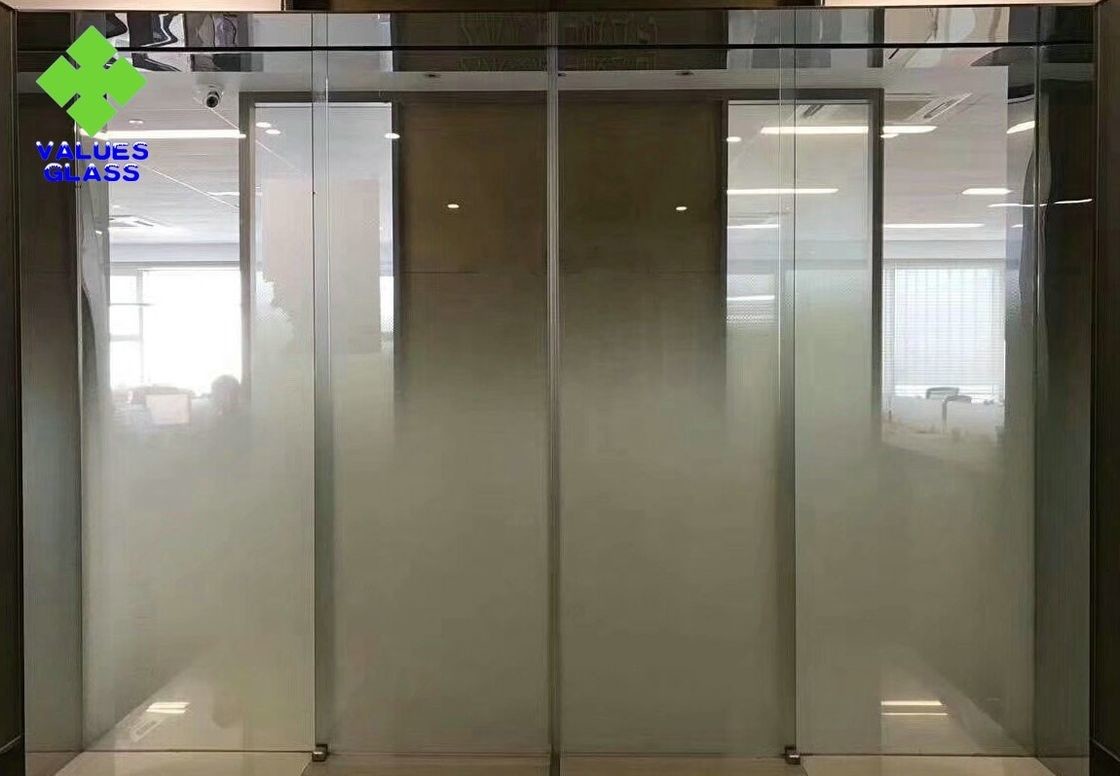 Customized Holes Laminated Fading Glass Clear Color 6mm 8mm 10mm 12mm Thickness